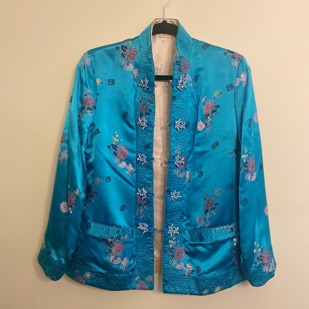 STUNNING Silk Jacket💙